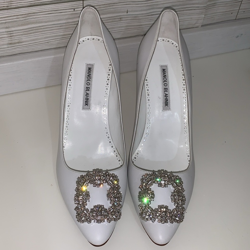 Manolo Blahnik leather Hangisi 90 crystal-embellished white pumps size 40 - Picture 7 of 13
